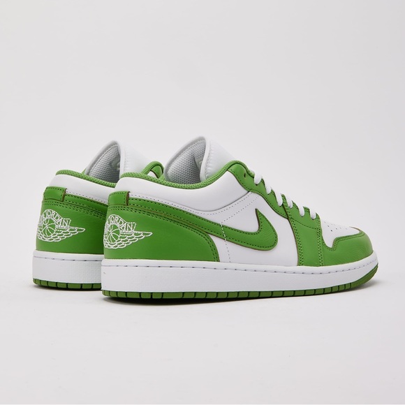 BIN Men’s Size 10 (Euro Sz 44) Air Jordan 1 Low SE Sneakers In White/Chlorophyll - Picture 4 of 16